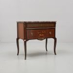1261 2250 CHEST OF DRAWERS